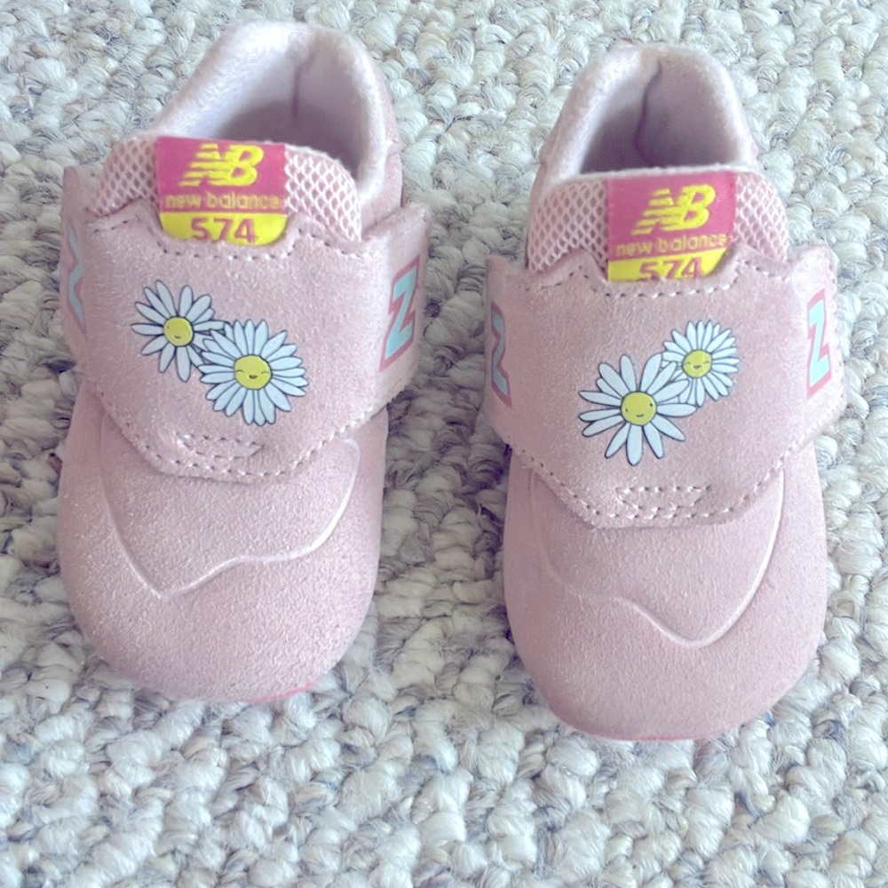 New balance crib shoe - size 2 - pink - great condition!!